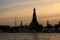 Ocaso en Wat Arun